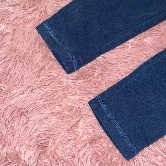 Hollister - Picture 4 of 5